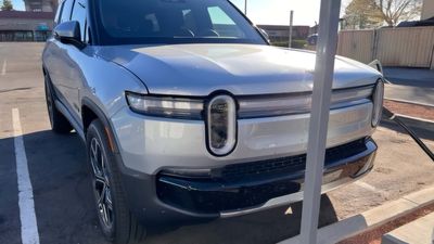 Here’s The Facelifted Rivian R1S Before You’re Supposed To See It