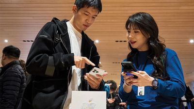 Apple iPhone Sales Weak In China, U.S.: Report