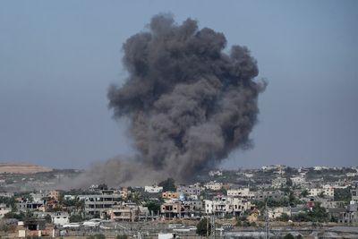 Israel steps up shelling of Rafah as splits deepen in Netanyahu’s war cabinet