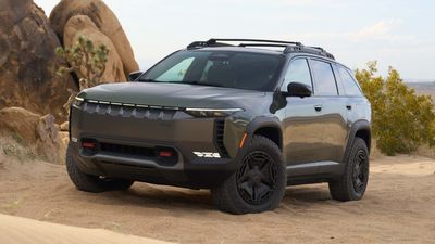 The Wagoneer S Trailhawk Concept Gives Us Hope for Jeep's Electric Future