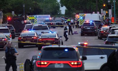 Police: 3 killed, including suspected gunman, in Minneapolis shooting