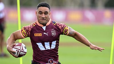 Centre of attention as Hammer, Holmes reunite in Maroon