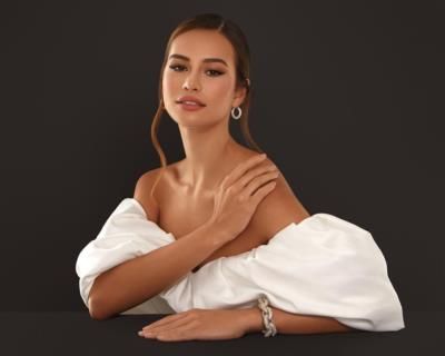 Maria Brechane's Stunning White Outfit And Elegant Makeup Look
