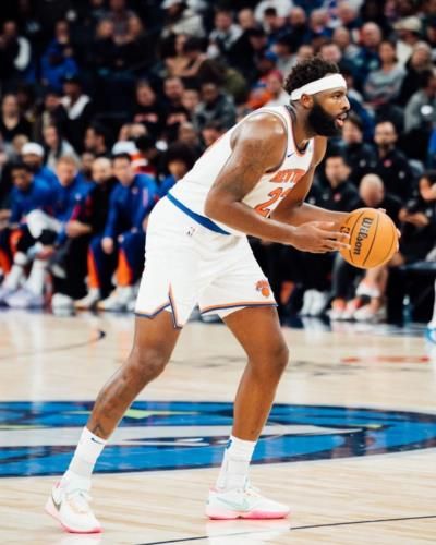 Mitchell Robinson: Dominating The Basketball Court With Skill And Determination