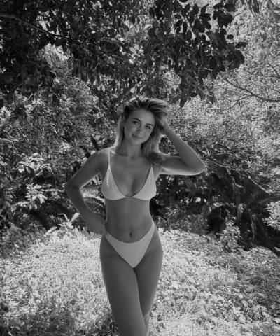 Embracing Confidence: Kristen Wright's Radiant Bikini Photoshoot