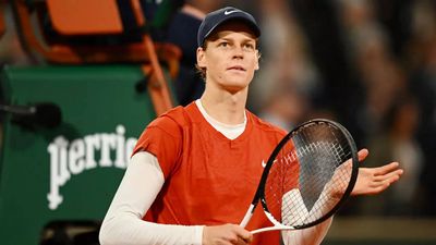 Jannik Sinner strolls into French Open fourth round