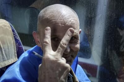 Ukraine And Russia Exchange 75 Prisoners In Historic Swap