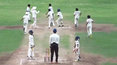 Watch: Bet you have never seen this before in cricket at any level