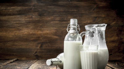 Vitamins and minerals that a glass of milk contains