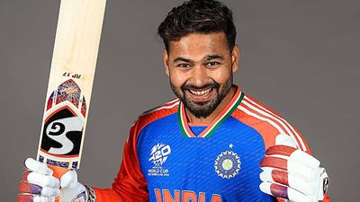 Watch: Rishabh Pant's no-look flick in India's T20 World Cup warm-up game against Bangladesh is pure flamboyance