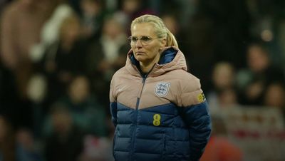 Mary Earps pulls out of England squad for France clash with minor hip injury