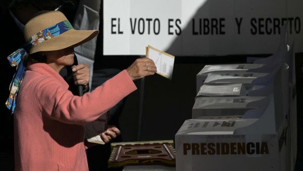 Mexico votes in elections likely to produce its first female president