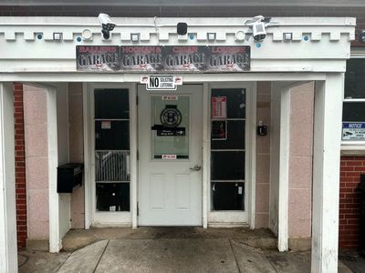 2 dead, 7 injured after shooting at a bar in suburban Pittsburgh