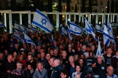 Israel Day Parade In NYC Honors Hostages, Calls For Return