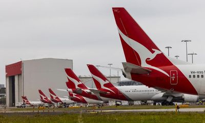 Qantas announces boarding changes aimed at avoiding chaotic economy queues