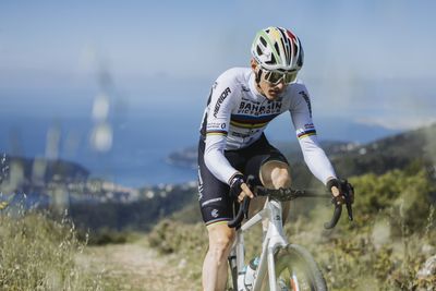 Gravel world champion Matej Mohorič out of Unbound with broken rim and several flat tires