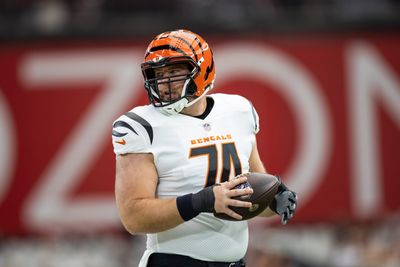 Eagles sign offensive guard Max Scharping ahead of mandatory minicamp