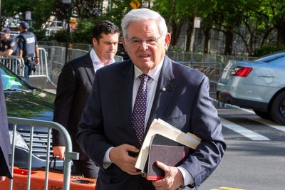 Bob ‘gold bars’ Menendez files as independent for Senate bid amid bribery trial