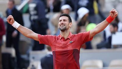 Novak Djokovic shrugs off injury, pips Cerundolo in another French Open epic