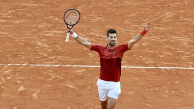 Djokovic grinds past Cerundolo to reach last eight at French Open
