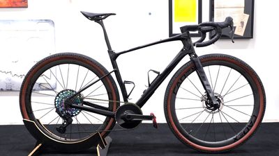New prototype Giant gravel bike raced at Unbound