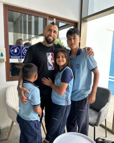 Arturo Vidal's Heartwarming Moment With His Kids