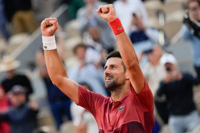 French Open wrap: Djokovic, De Minaur and Zverev move into quarter-finals