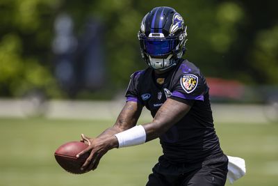 Lamar Jackson returns to Under Armour Performance Center for Ravens 8th OTA practice