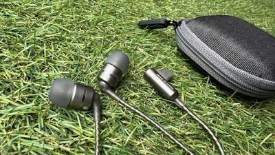 SoundMagic’s E80D wired USB-C earphones are the EarPods of your dreams