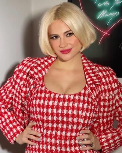 Pixie Lott Stuns In Vibrant Checkered Outfit With Squad