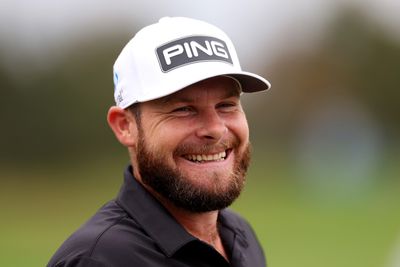 Tyrrell Hatton laughing and cursing about lost clubs on flight from London to Houston will make you smile