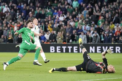 Troy Parrott snatches late win for Republic of Ireland