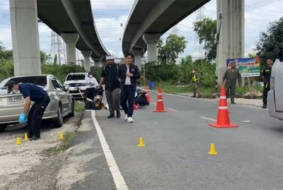 Woman's body found under expressway