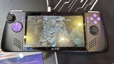 XPG Demos "Nia" Handheld Gaming PC With Foveated Rendering, Swappable DRAM