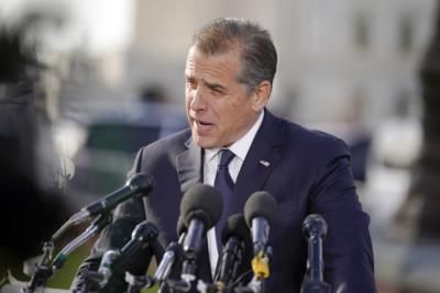 Former Gentleman's Club Worker Testifies About Encounter With Hunter Biden