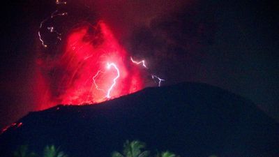 Indonesia volcano belches ash tower 5 kilometres into sky