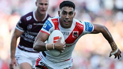 Fullback Sloan signs new two-year deal with Dragons
