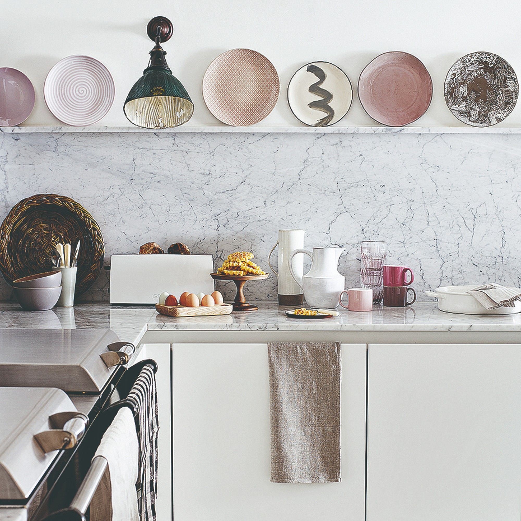 Stanley Tucci's kitchen plate display is effortlessly…