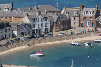 Historic Scottish pub built in 1700s put up for sale in seaside town