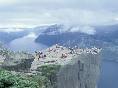 Man dies after falling from 600m-high ‘Mission Impossible cliff’ in Norway