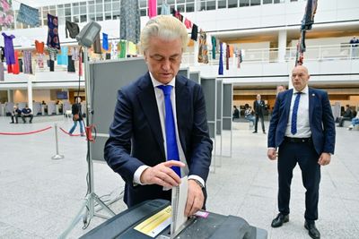 Dutch Kick Off EU Vote With All Eyes On Far Right