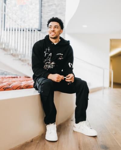 Scottie Pippen's Dapper All-Black Look With Stylish…