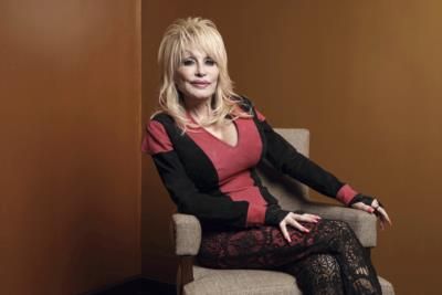 Dolly Parton To Debut Broadway Musical 'Hello, I'm Dolly'