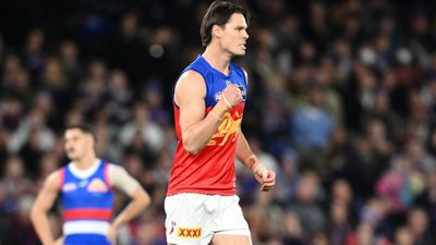 Lions' midfield find form in mauling of Bulldogs