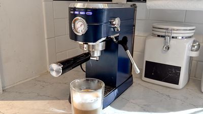 Casabrews Espresso Machine CM5418 review: Terrible name, great coffee