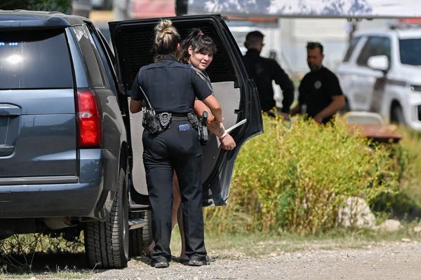 Texas sheriff says 7 suspects arrested, 11 migrants hospitalized after sting near San Antonio