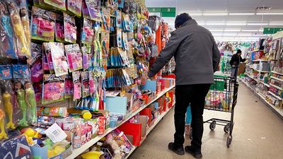 Dollar Tree’s new price strategy prompts analysts to revise targets