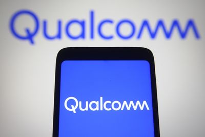 Is QUALCOMM Outperforming the S&P 500?