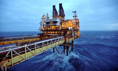 Former BP boss calls for end to new North Sea drilling licences