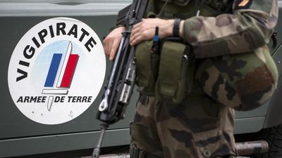 France charges Ukrainian-Russian man with terror-related crimes